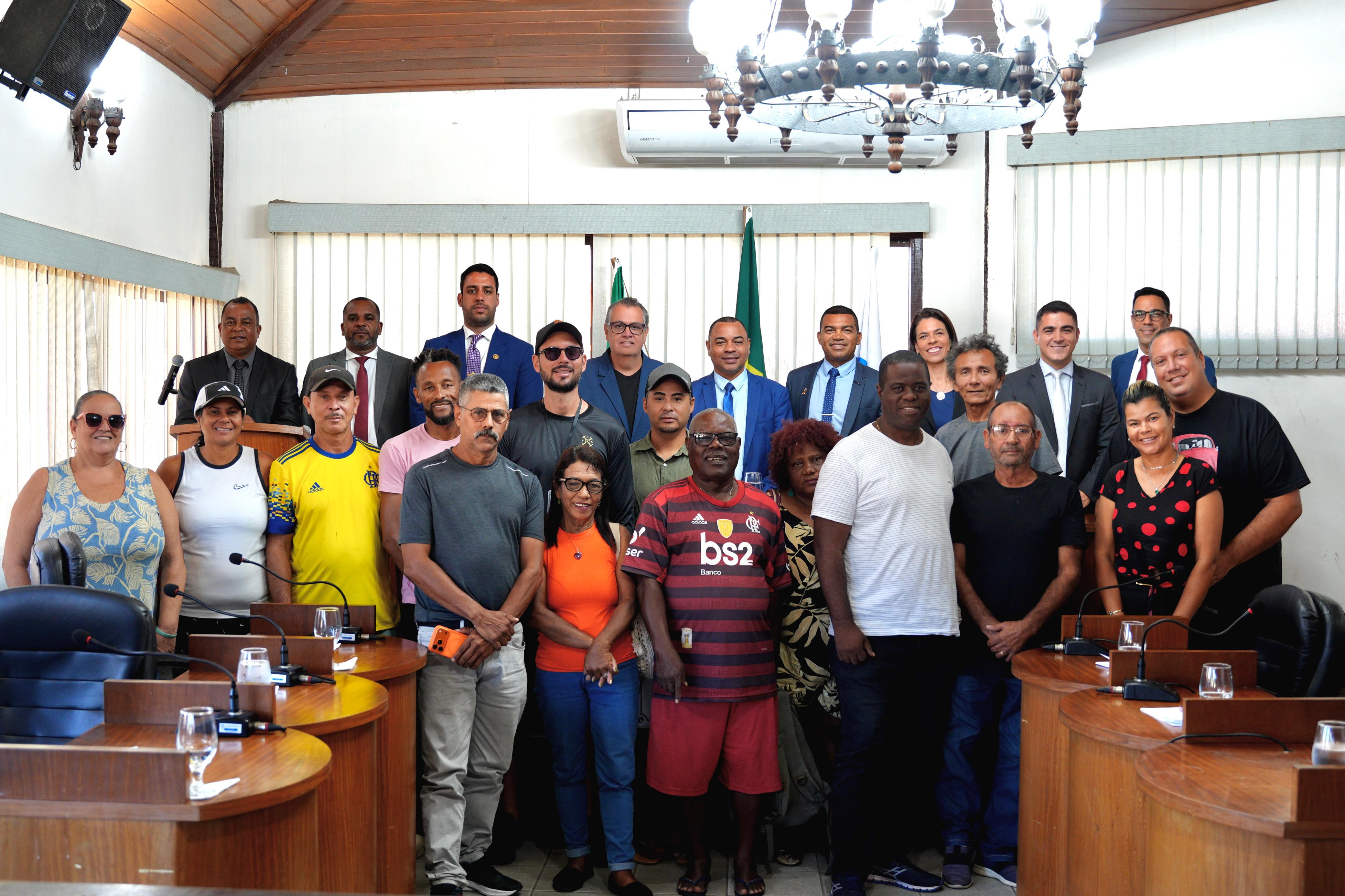 PLC que disciplina o comércio ambulante nas praias de Búzios é aprovado em primeiro turno