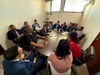 Câmara de Búzios recebe trabalhadores de João Fernandes e João Fernandinho