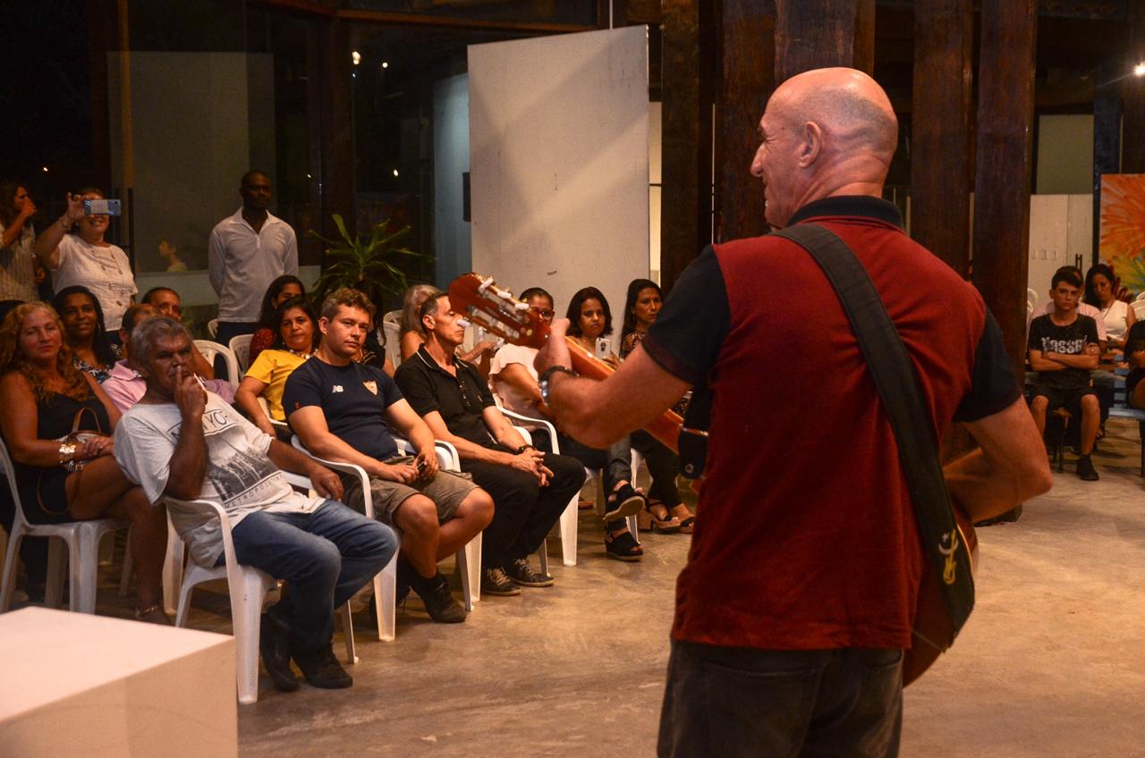 CCJ Altera Projeto que Obriga a Inclusão de Artistas Locais nos Eventos da Prefeitura de Búzios