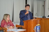 Cópia dos Processos de Compra de Remédios é Solicitada em Requerimento