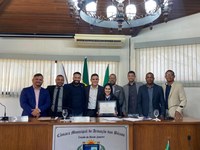 Estudante que participou do Parlamento Juvenil esteve presente na Câmara de Búzios