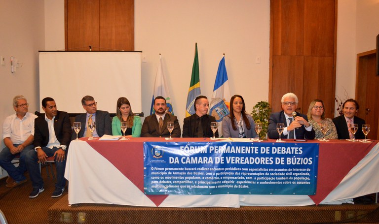 Fórum de Debates Discute Papel do Legislativo, Privilégios nos Poderes e Impeachment — Câmara Municipal de Armação dos Búzios picture photo