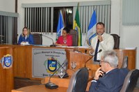 PL Propõe que Estabelecimentos Comerciais Ofereçam Produtos Grátis a Consumidor que Encontrar Mercadorias Vencidas