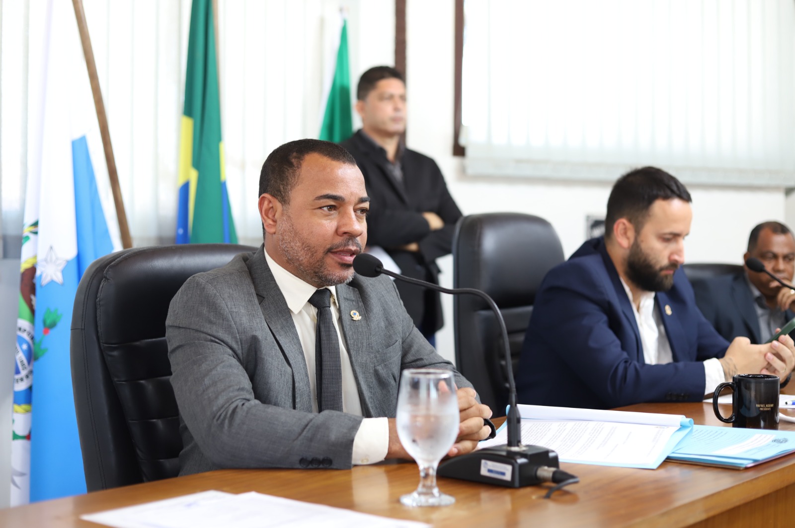 PLC trata de regulamentar a padronização dos uniformes da GMA