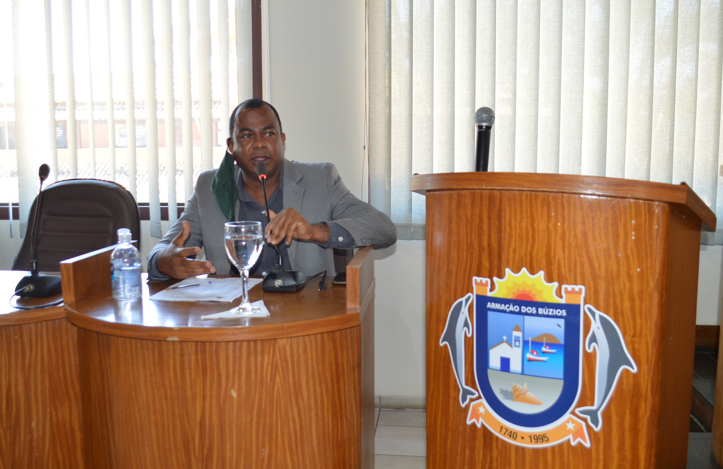 Presidente da Comissão de Educação Sugere Aulas Virtuais aos Estudantes do Ensino Público de Búzios