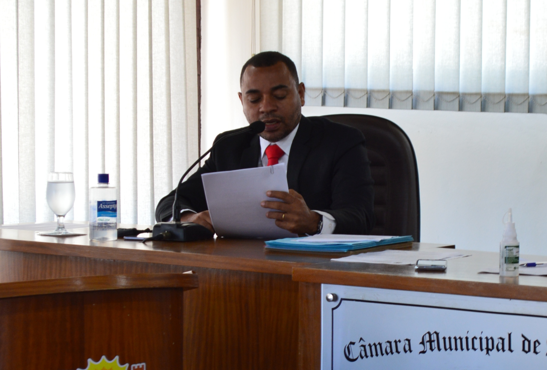 Projeto de Lei Visa Instituir o Junho Vermelho no Município