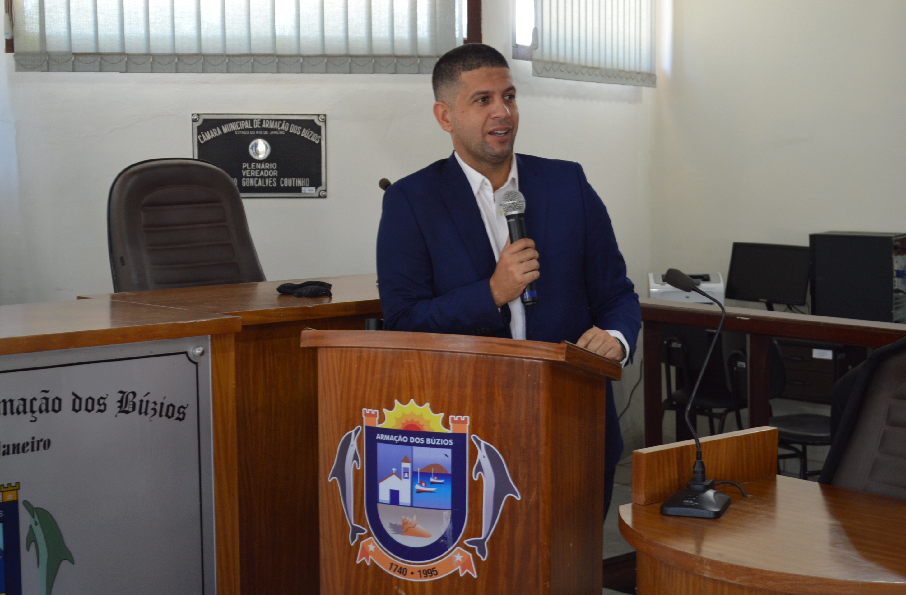 Requerimento Pede Informações Sobre Contrato de Estacionamento Rotativo em Búzios