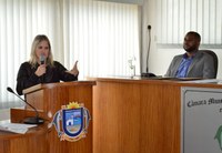 Requerimentos Solicitam Informações Sobre Agência Publicitária que Presta Serviço para Prefeitura e Cópia de Processos