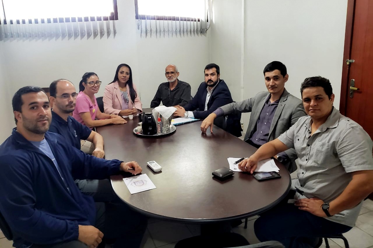 Reunião na sala de comissões trata de Adicional de Insalubridade 