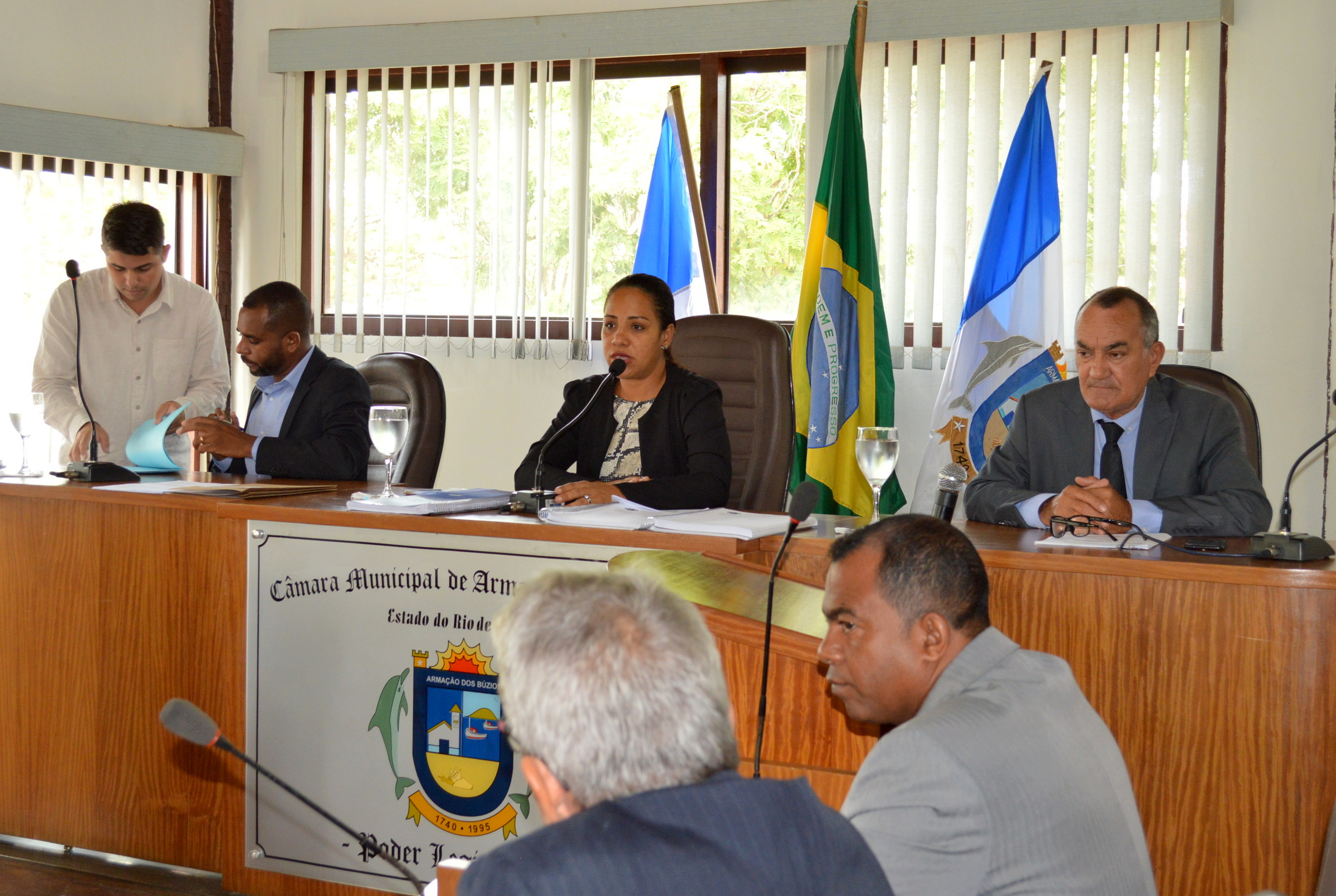 Vereadores Cobram Cumprimento da Lei Federal 11.888/2008