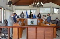 Vereadores fazem minuto de silêncio pelas vítimas da Covid-19 em Búzios