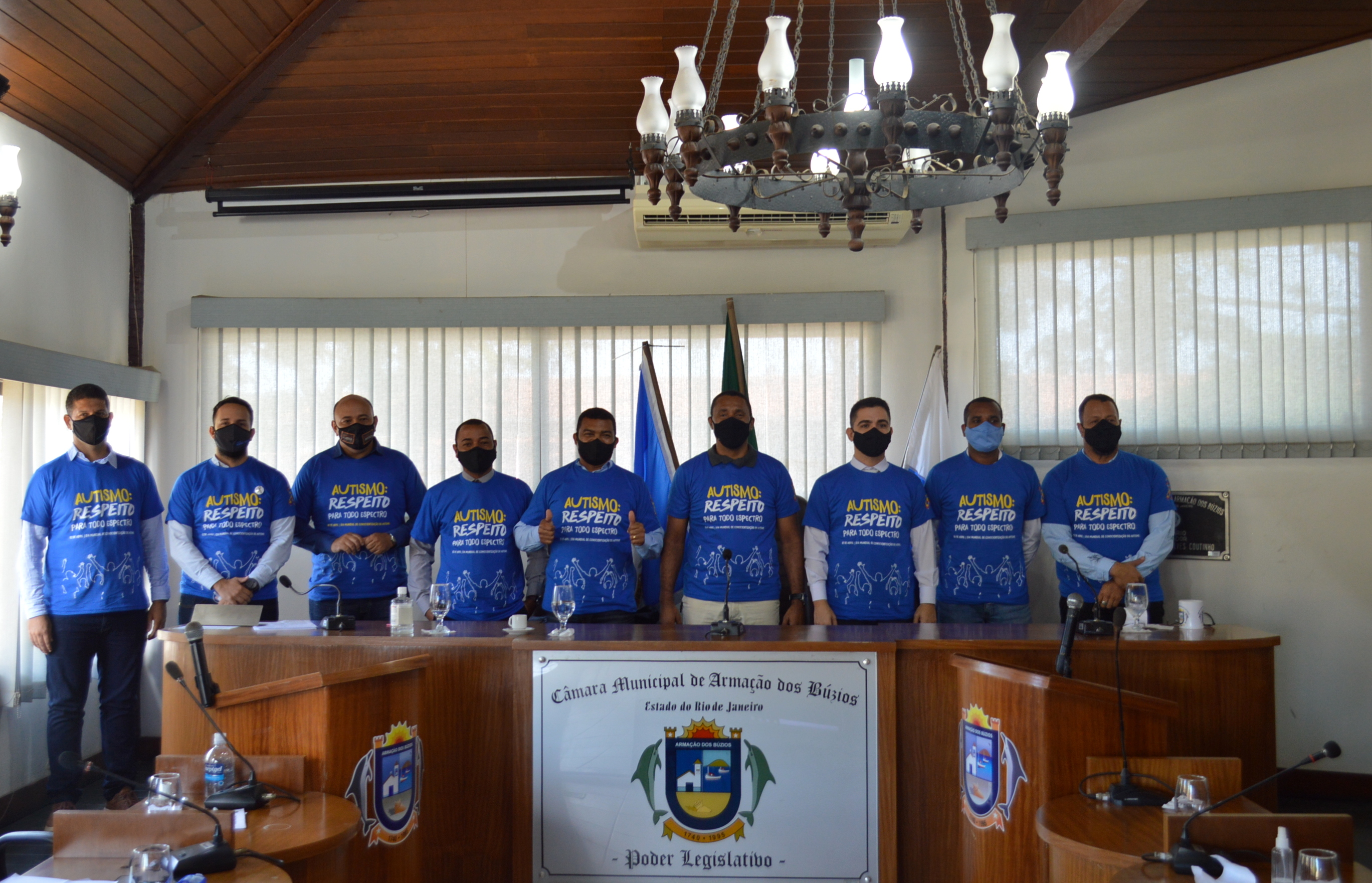 Vereadores Vestem a Camiseta Para Conscientização Sobre o Autismo
